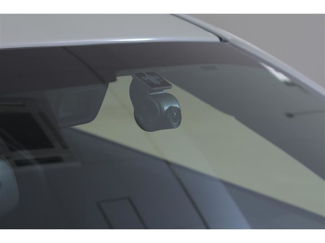 純正ナビ連動ドライブレコーダー（DRN-H72N）装備してますよ。　万が一の時の記録に便利ですね。