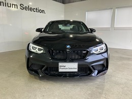 MモデルはBMW M社で開発されたサーキット走行にフォーカスを当てたハイパフォーマンスモデルです。モータースポーツからフィードバックした革新技術を投入、パフォーマンスと日々の実用性を高次元で両立しています。