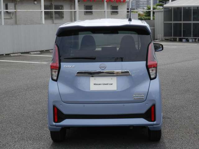 遠方のお客様も是非お問い合わせ下さい。提携陸送会社にて全国ご自宅納車可能です。勿論お客様の大切なお車を細心の注意を払いご納車させて頂きます。