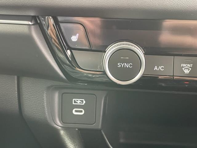 【運転席操作部】快適なドライブを楽しむための機能が装備されています！運転席から触れるので、使いやすいです！除菌プランいれていただくと、さらに清潔で安心していただけます！