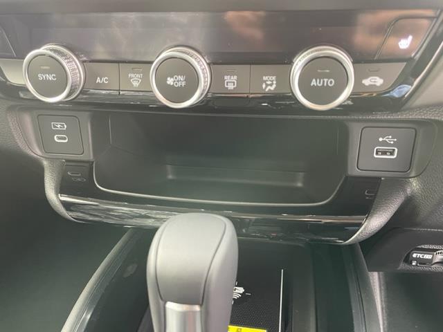 【運転席操作部】快適なドライブを楽しむための機能が装備されています！運転席から触れるので、使いやすいです！除菌プランいれていただくと、さらに清潔で安心していただけます！