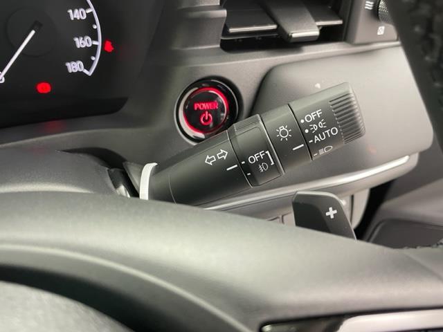 【運転席操作部】快適なドライブを楽しむための機能が装備されています！運転席から触れるので、使いやすいです！除菌プランいれていただくと、さらに清潔で安心していただけます！