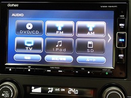 ホンダ純正ナビなのでダッシュボードにスッキリと収まっています。土地勘の無い所でも道に迷わず安心ですね！。AVも色々視聴でるのでドライブも楽しくなりますよ！