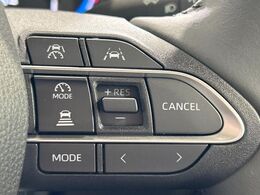 【レーダークルーズコントロール】高速道路での長距離走行が楽に！！自動で速度を保つクルーズコントロールが、衝突軽減システムと連携し、前方の車両を感知して車間を保つように速度調節してくれます！！