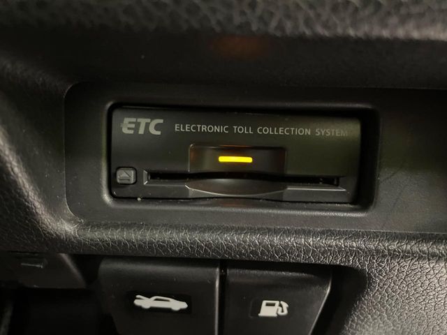 【ETC】高速道路の料金所をストレスなく通過！話題のスポットやサービスエリアに多い「スマートIC」利用時は必須のアイテムです。当店でセットアップを実施、ご納車当日からすぐにご利用いただけます！