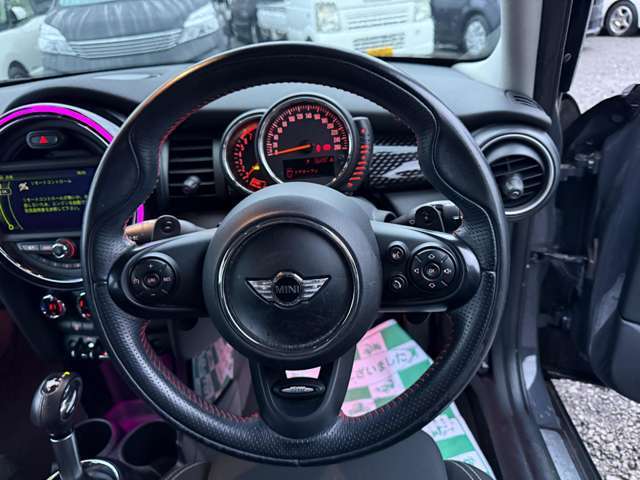 ★ご納車前にガラスコーティングを施工致しますと、洗車の手間も省け輝きが長期間持続いたします、施工時に細かな傷であれば綺麗になりますどうぞご利用ください。