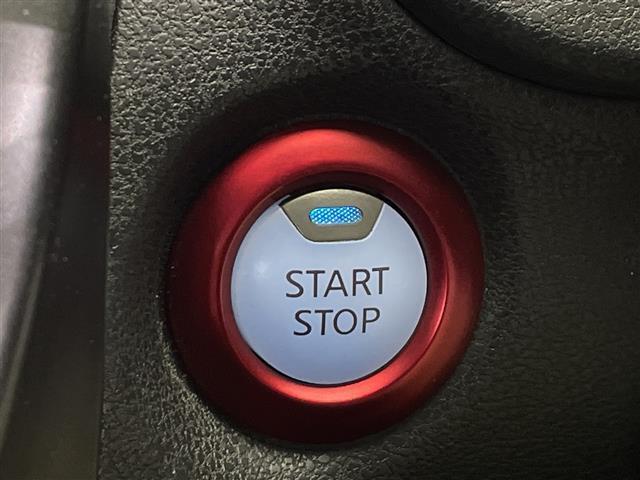 全国から厳選されたお車を展示しております。ご希望の在庫を店頭で検索することも可能ですので、お気軽にご相談ください！