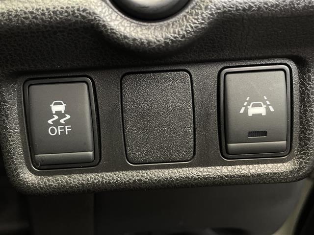 全国から厳選されたお車を展示しております。ご希望の在庫を店頭で検索することも可能ですので、お気軽にご相談ください！