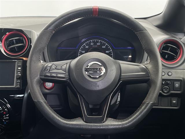 オシャレなカフェスペースではドリンクバーをご自由にご利用いただけます！