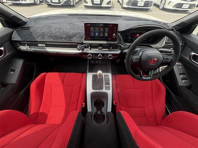 気になる車はすぐにお問い合わせください！右のカーセンサー専用無料ダイヤルから、専門スタッフがお車のご質問にお答えいたします！