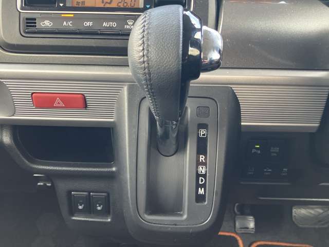 CVTを搭載していますので滑らかな走りと燃費も期待出来ます！