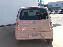 遠方の方（軽自動車）（東海3県以外）はご自分で店舗まで車を取りに来ていただける場合はかかりませんので車両総額プラス1万円（車はナンバー付）になります。下取り車も可能です