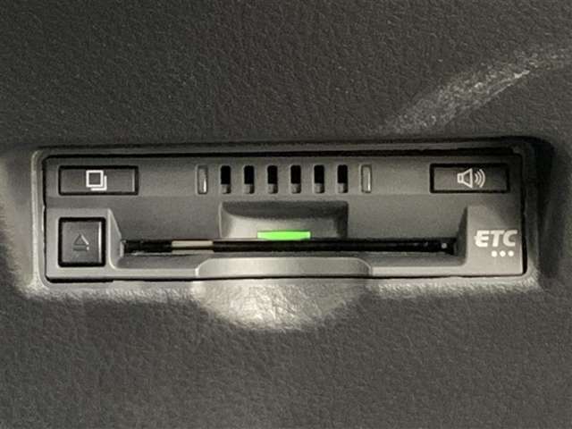 ETC車載器付きです。高速道路の料金所もスムーズに通過できます。