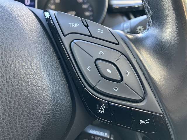 ステアリングスイッチ右部分です。