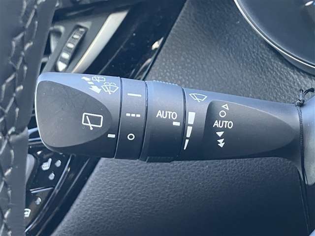 リヤワイパー付いています。