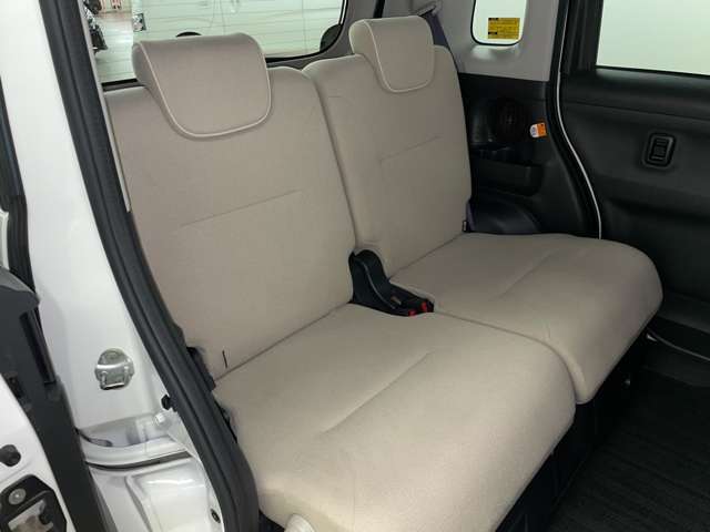 「2ndシート」2列目は大人がゆったり座るスペースがあります♪