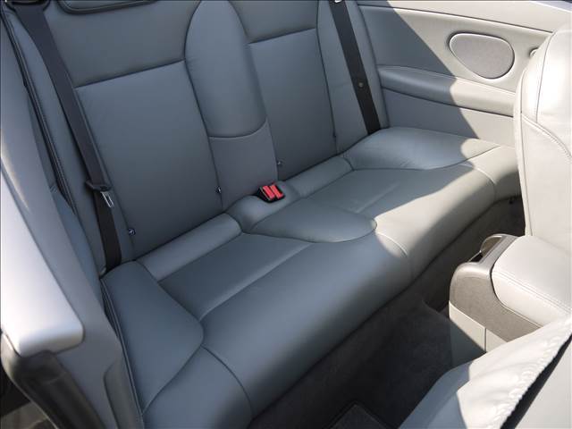 ☆とにかく品質にこだわります☆　入庫時に全車抗菌消臭内装シートもクリーニング！フロアマットも高圧洗浄機にて清掃クリーニング済み！とにかく☆キレイ☆にこだわります！安心のJU加盟店！