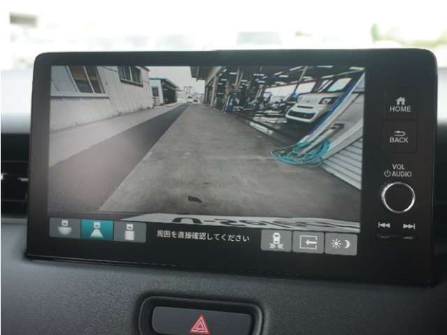 ◆バックカメラ◆リバースにするだけで映ります、後方の安全確認や、狭い駐車場での車庫入れ、雨の日や夜間など視界の悪い時に便利です！安全にバックする為には欠かせない装備です。