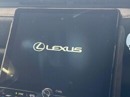 【9.8インチ　ディスプレイオーディオ】大画面のディスプレイはAppleCarPlayやAndroidAutoが利用可能。大きな画面でスマホナビアプリ等が利用いただけます♪