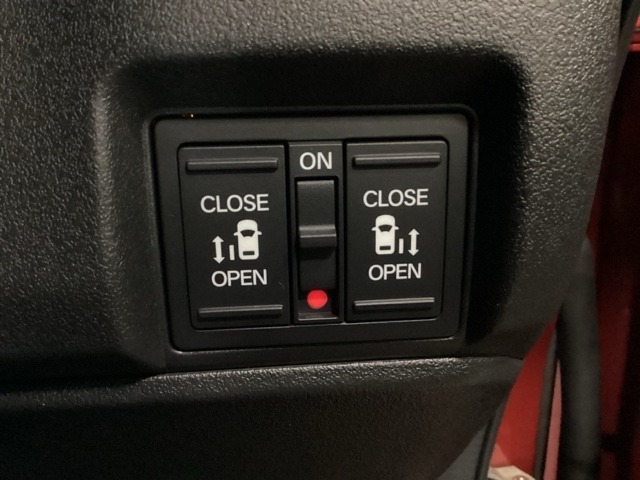当社サービススタッフが点検整備を実施し、その後、ご納車させていただきますので安心してご利用いただけます。