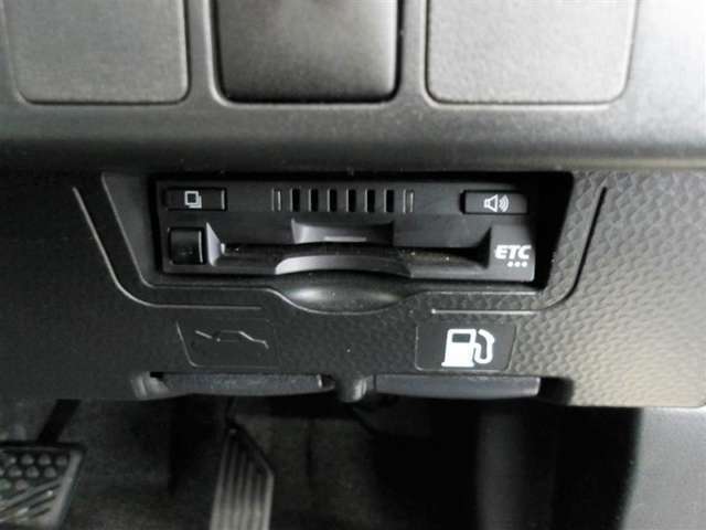 ETC車載器付きです。高速道路の料金所もスムーズに通過できます。