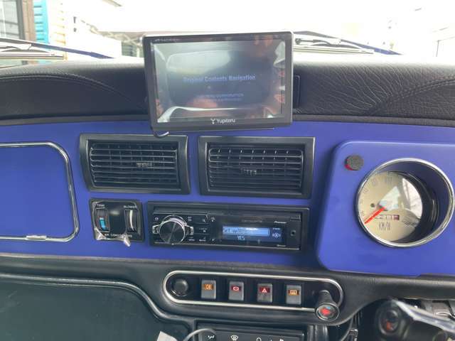 ナビ・TV・BLUETOOTH対応CDオーディオ・ETCにもちろんエアコン標準装備で快適なドライブをお楽しみいただけます。