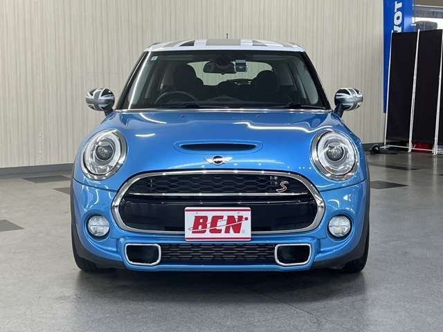 BCN両毛店は群馬県太田市と足利市の県境に位置する店舗となり国道50号沿いのカンケンプラザ内のバッチリ目立つ『BCN』の大きな立体看板が目印です！