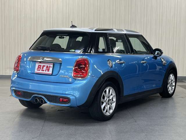 BCN両毛店は高速道路でも北関東自動車道　太田桐生I.Cよりたったの10分！遠方の方でもとってもアクセス良好！更に4階建て全天候型屋内展示場完備！雨・風を気にせず、400台の展示車をゆっくりご覧いただけます！