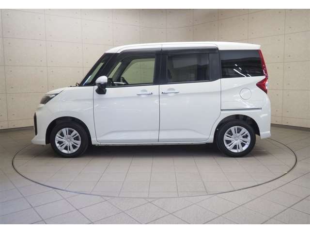 安心の納車前整備を実施します。その際にエンジンオイル、オイルエレメント、ワイパーゴムを交換いたします。