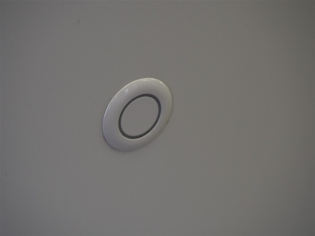 コーナーセンサー付きなので駐車が苦手な方でも安心ですね！