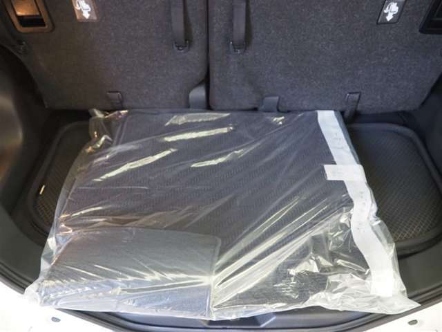 フロアマットはクリーニング済の状態でお渡しいたします。