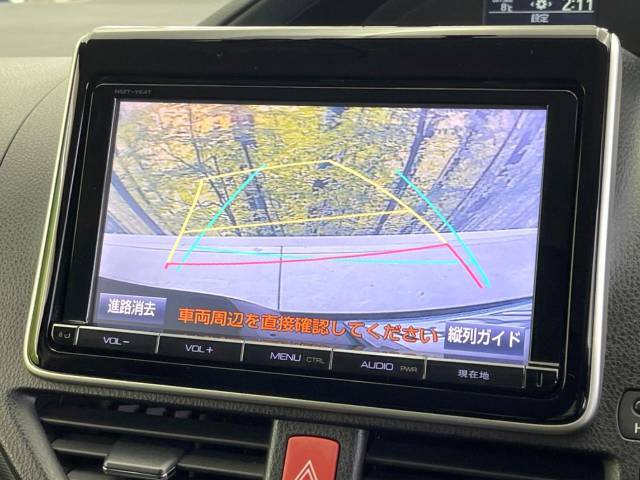 【バックカメラ】駐車時に後方がリアルタイム映像で確認できます。大型商業施設や立体駐車場での駐車時や、夜間のバック時に大活躍！運転スキルに関わらず、今や必須となった装備のひとつです！