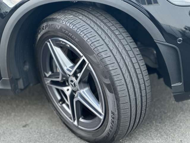 ●前235/55R19・後255/50R19サマータイヤ/タイヤ空気圧警告システム