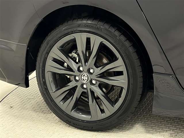 タイヤサイズは215/45R17！純正アルミホイール！納車前の点検時にタイヤ交換させていただきます！
