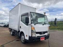 当社は軽自動車からバン、トラック、クレーン、ダンプ、重機を全国そして海外に販売している自動車会社です。