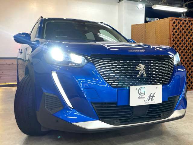 お洒落で可愛くも乗れるフランス車は女性にとってファッションの一部として取り入れられる方もいらっしゃいます☆