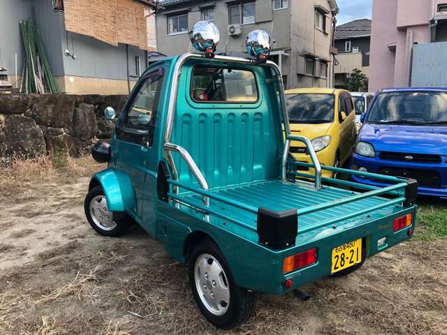 全国どこでも納車可能です！格安陸送で承りますので、お気軽にお問い合わせ下さい！（例：大阪から沖縄まで5.0万円）