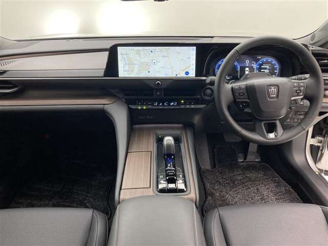 YouTubeにお車の紹介動画を掲載しております。画像ではわかりにくい細かなところまでご紹介♪ご視聴用URLはお問い合わせください。