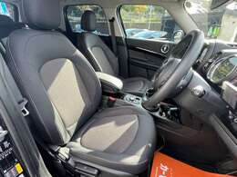 オンライン（ZoomやGoogleMeet）にてお車のご案内も可能です！”エンジンをかけてほしい！”や”車両状態の詳細を知りたい”など何でもお申し付けください！