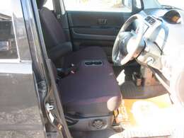 内装比較的綺麗な状態を保っております