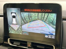 【パノラミックビューモニター】専用のカメラにより、上から見下ろしたような視点で360度クルマの周囲を確認することができます☆死角部分も確認しやすく、狭い場所での切り返しや駐車もスムーズに行えます。