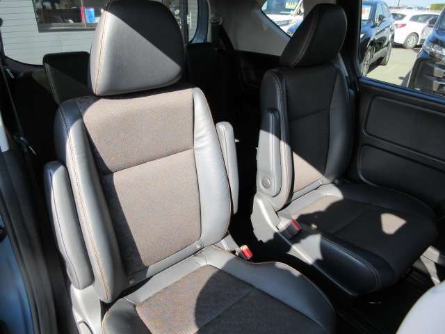 ■全国のお客様からお問合せ、ご購入頂いている為、お陰様で当店はとても在庫の回転が早く、いつでも新鮮な中古車を展示しています。