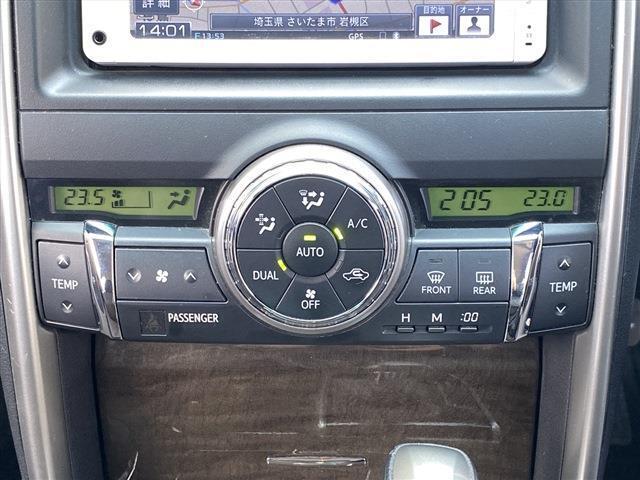こちらのお車にはディーラーナビ地デジ・バックカメラ・CD・ブルートゥース・ETC・フォグ・HIDライト・スマートキー・パワーシート・本革巻ステアリング・マニュアルモード・16アルミが装備！