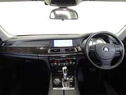 全国納車可能で御座います。納車方法及び費用に付きましては、気軽にコーディネーターまでご相談下さいませ。遠方のご納車際も我々がしっかりサポートさせて頂きます。お気軽にスタッフまでご相談下さいませ。