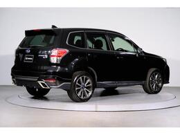 シティーロードからラフロードまで、あらゆる路面で高い走行性能を備えたSUVです。