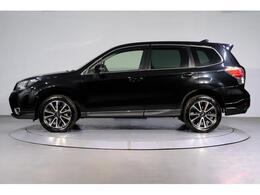 大型のSUVでもワゴンでもない、両者の良さを併せ持つ独特のパッケージングです。