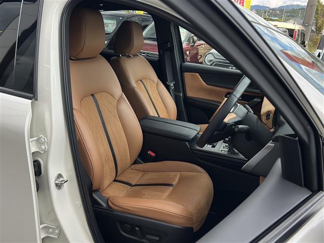 【運転席】『運転席周辺』の画像になります。写真の内容に関してご不明点、ご質問等がございましたらお気軽にガリバー店舗までお問い合わせください。