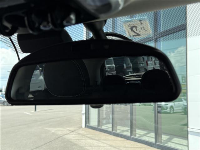 納車前に内外装のクリーニングをいたします。各種コーティング（別途有料）もご用意しておりますので、是非ご相談ください。