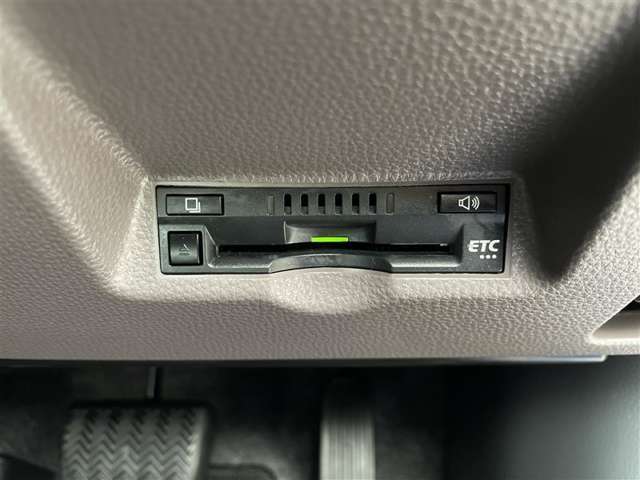ETC車載器付きです。高速道路の料金所もスムーズに通過できます。