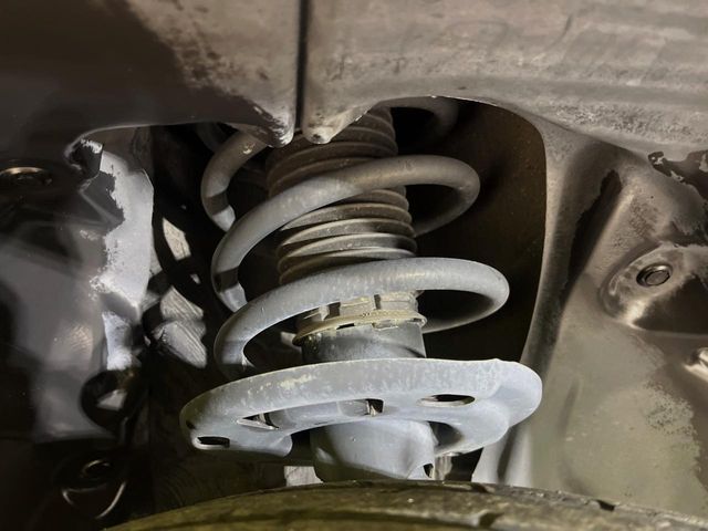 下回りがきれいなうちに、防錆加工の施工がオススメ。降雪地域はもちろん、沿岸部にお住いの方や、趣味でマリン・ウィンタースポーツをされる方にご好評いただいております。